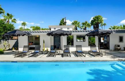 Modern Oasis w/ Pool, Patio Lounge, & Mountain Views Palo Verde by Avantstay - Foto 3