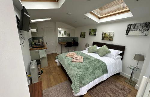 Little Hawthorns - Foto 2