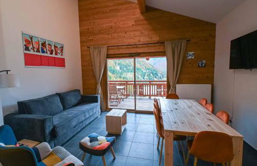 Dans résidence neuve LE SNOW ROC sur les pistes, appartement 8 personnes 2 chambres et coin montagne avec Terrasse WIFI et SAUNA - Photo 2