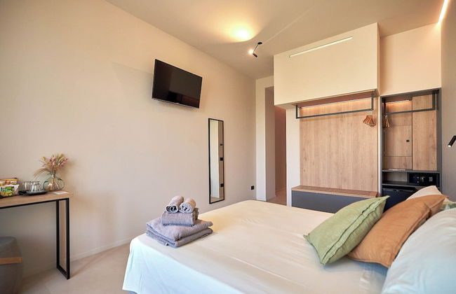 White Coast - Photo 32