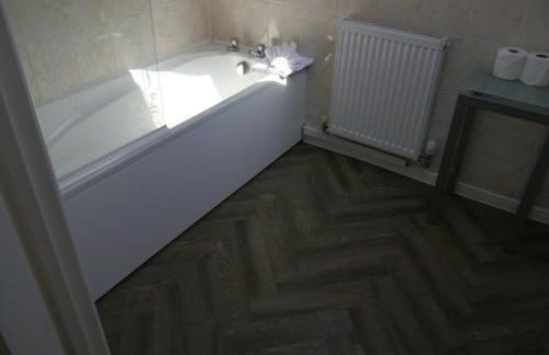 The Shakespeare Lodge - Sleeps up to 12 - 2 HOT TUBS - Foto 18