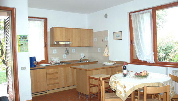 Bungalow in Garda Near Lake Garda & Vineyards - Foto 3, Cocina privada