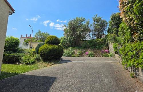 Châtel-guyon : Appart cosy avec place de parking et piscine près des thermes - Foto 13