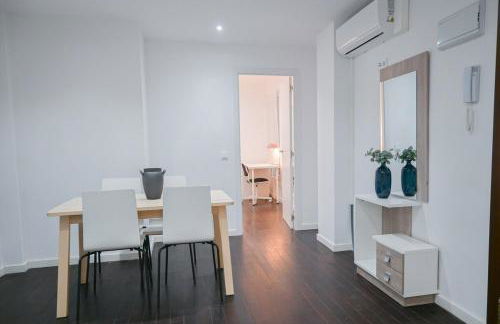 Apartment with Balcony on Calle Santa Engracia Temporal SEN1692 - Foto 27