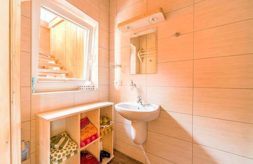 Mountain Apartment Getaway - Photo 30