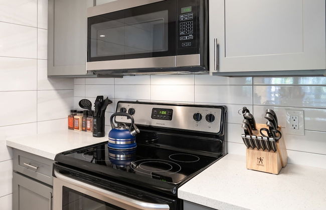 Airy Coastal Dream Vistas - Photo 10