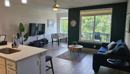 Modern Cozy Condo facing Riverwalk w King Suite - Foto 5