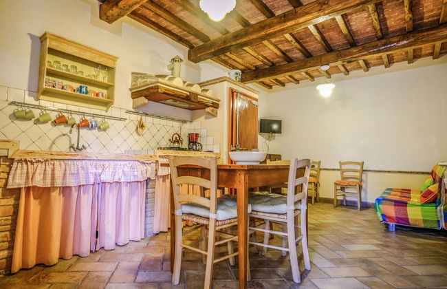 2 bedroom Apartment in Certaldo with swimming pool and garden - Photo 7