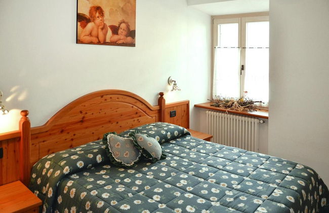 Apartment in Pellizzano Near Shopping - Photo 3