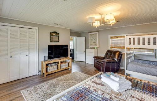 Private Dock + Fire Pit: Gantt Lake Getaway! - Foto 12
