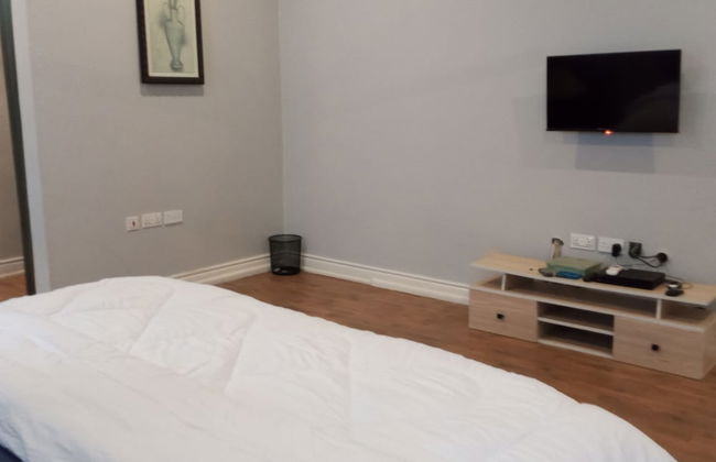 4 Bedrooms Family House Sakumono - Photo 3