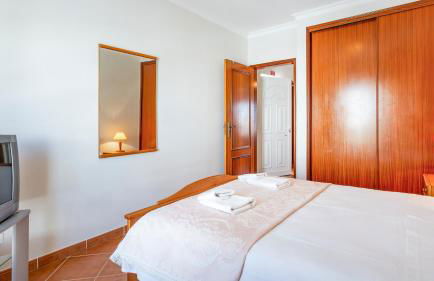 Luminous 3BDR Apartment W/Balcony by LovelyStay - Foto 13