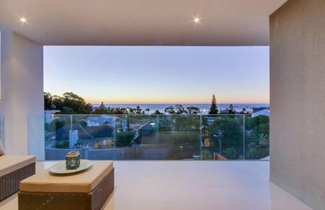 Dual Level Apartment Walking Distance to the Beach Harrier Place - Foto 26