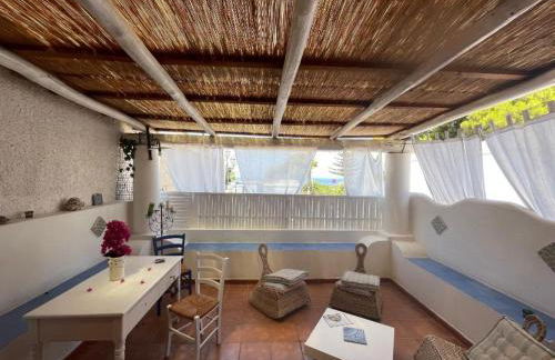 Il Nido di Malfa - in the square in Malfa - Foto 1