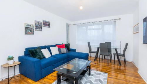 Queens Lodge - Photo 1