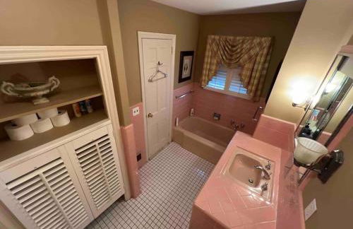 Serene Stay - Stylish House Close to NYC - Foto 16