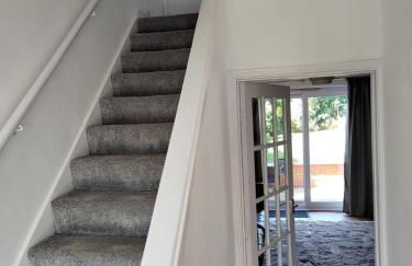 Jarvis Drive 3 Bed contractor house In melton Mowbray with parking - Photo 10