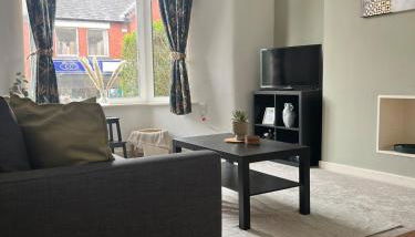 1 Bed Apartment Marple with Work Space - Foto 2