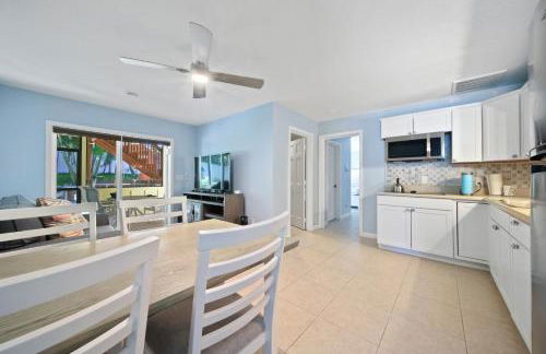 Jensen Beach pool home w/ Guest Suite - Photo 5