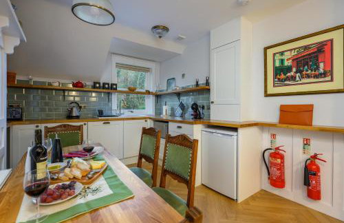 Meldrums Apartments - Photo 7