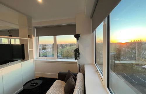 Voyager Haus Apartments, EV Charging Stations, London Heathrow Airport, LHR, Terminal 4, RE-Energise & GO - Foto 32