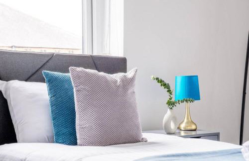 Recently renovated stylish home parking - Pass the Keys - Photo 29