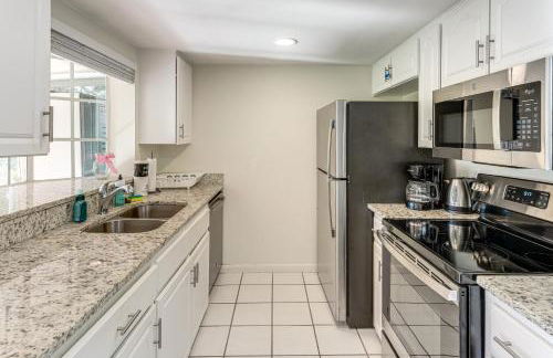 Gateway to Orlando Theme Parks! Home with Large Yard - Photo 3