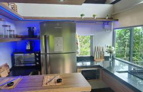 Linda Cabana com Vista Incrível nas Montanhas com Trilha, Cachoeira e Alexa - Photo 1