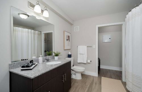 High Cotton - 3BR 3BA Condo Near UA with Pool & Gym - Foto 29