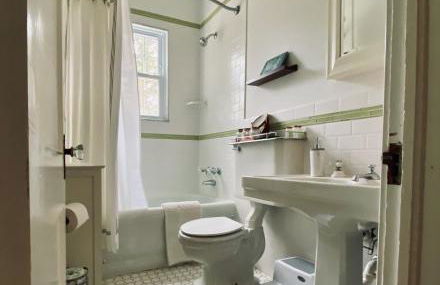 1890 CapeCod farmhouse:Charming, Private, Spacious - Photo 7