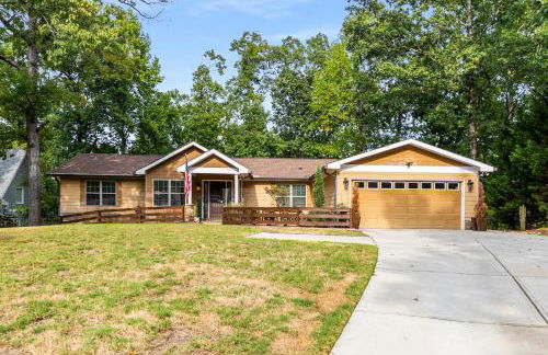 4bd Waterfront House in Lake Lanier with HotTub, FirePit, Wifi, Ping Pong and 2 Kaya - Foto 27