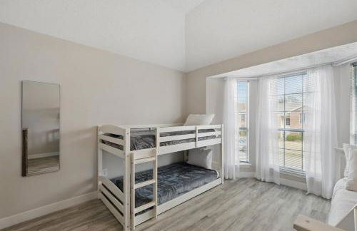 4BD Tropical Pool Oasis with a Game Room - Photo 37