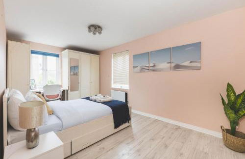 Cosy 2BR, Free Parking, 8min to City Airport - Foto 4