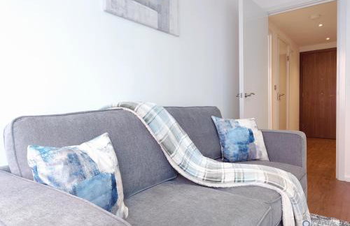 Deluxe One Bed Apartment by London ExCeL & O2 - Photo 32