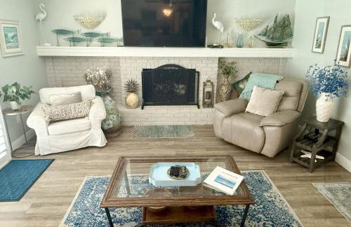 Waterfront Oasis with Private Heated Pool & Dock - Foto 4