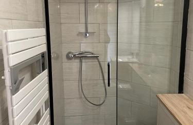 Meublé de Tourisme dans parc arboré 1000m2 - Sejour-la-Roche Eperon - Foto 11