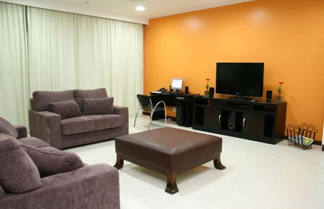 Residence Plaza Flat - Photo 10