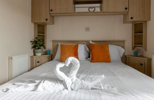 Greendale Splash Escape - No Commercial Sign written Vehicles,Fishing Nearby & Communal Swimming Pool Open April to September - Foto 28