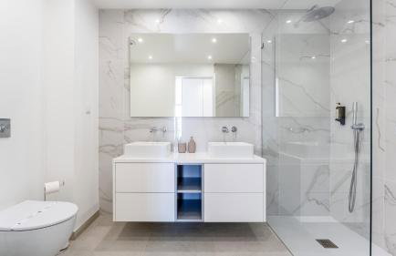 Modern 2BR w Rooftop Pool & Parking by LovelyStay - Foto 9