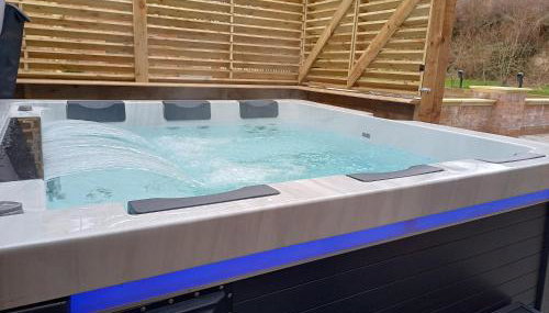 The Stables at Eriviat Hall - Photo 2