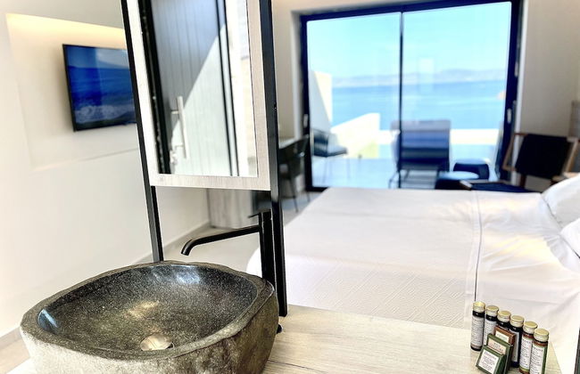 Eleia Seafront Rooms & Villas - Photo 9