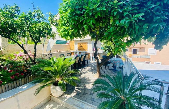 Mastrinka Bright Apartment With Free Parking and Modern Amenities - Foto 9