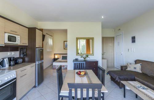 Yolanda Studios - Photo 21