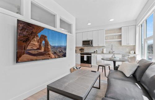 Outstanding Amenities-New Complex- Downtown Luxury - Foto 22