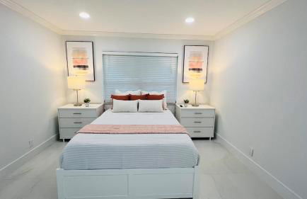 Remodeled Palm Haven Escape, Movie Room, Backyard - Foto 15