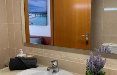 Cozy Beach House with Pool & BBQ - Foto 26