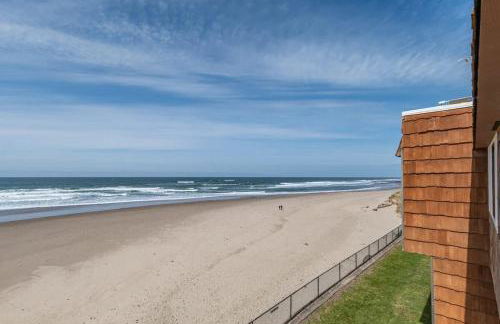 Oceanfront Suite - Top Floor - Sleeps 4 - Pool and Sauna - Foto 42