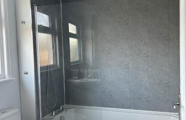 3 Bed House Close to Gatwick - Foto 23