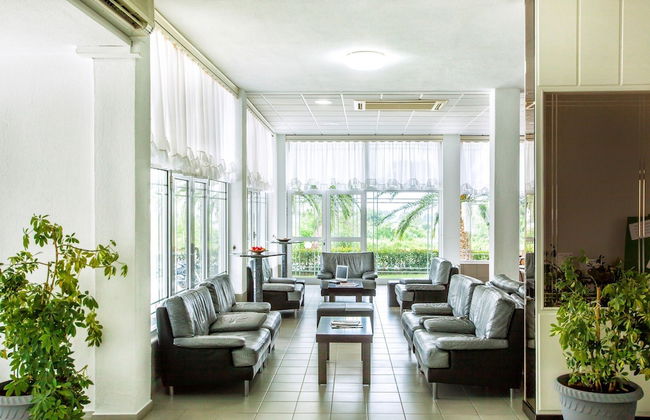 Xenios Port Marina Hotel - Photo 4