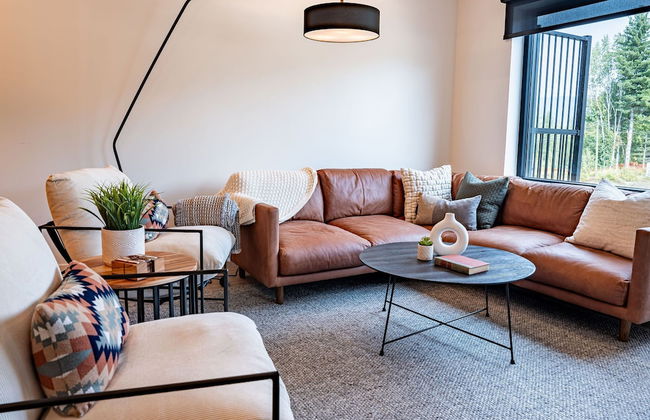 Huckin' Harry's by Revelstoke Vacations - Photo 1